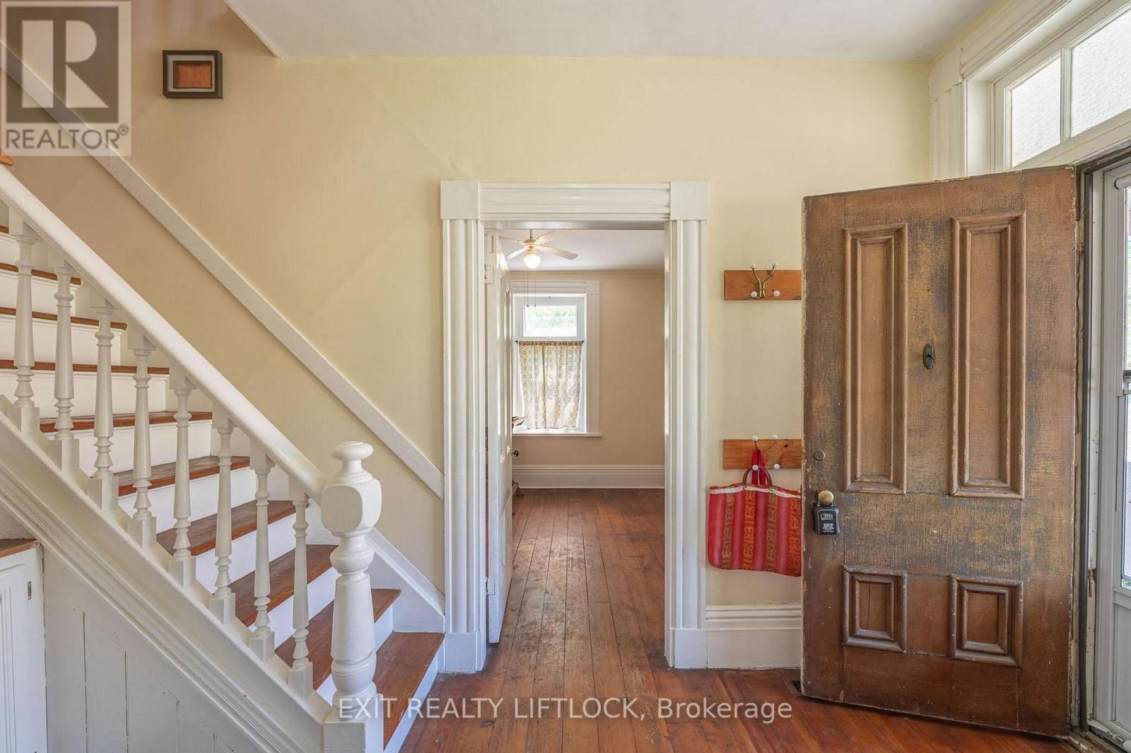 352 MARK STREET Image 27