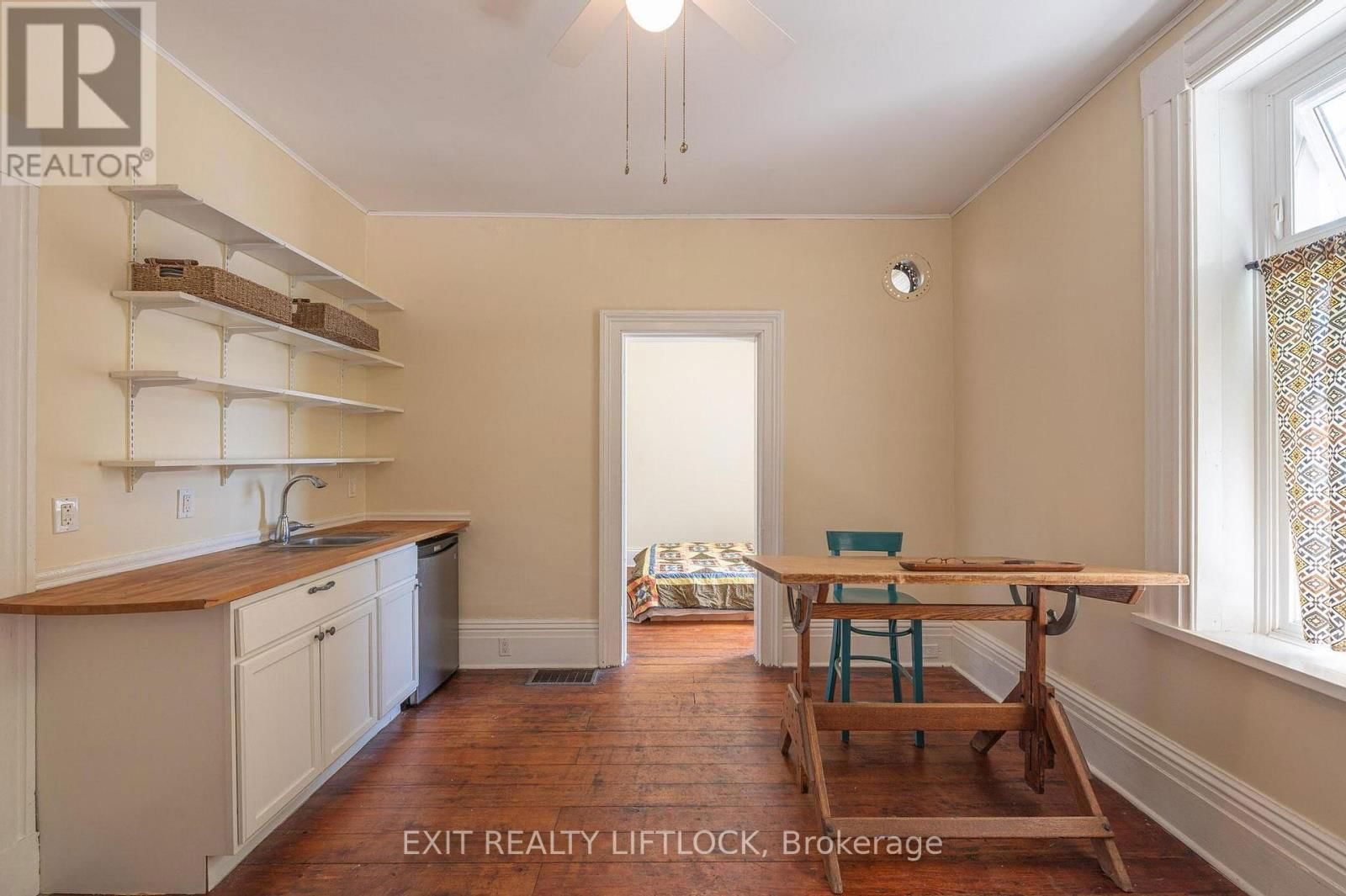 352 MARK STREET Image 3