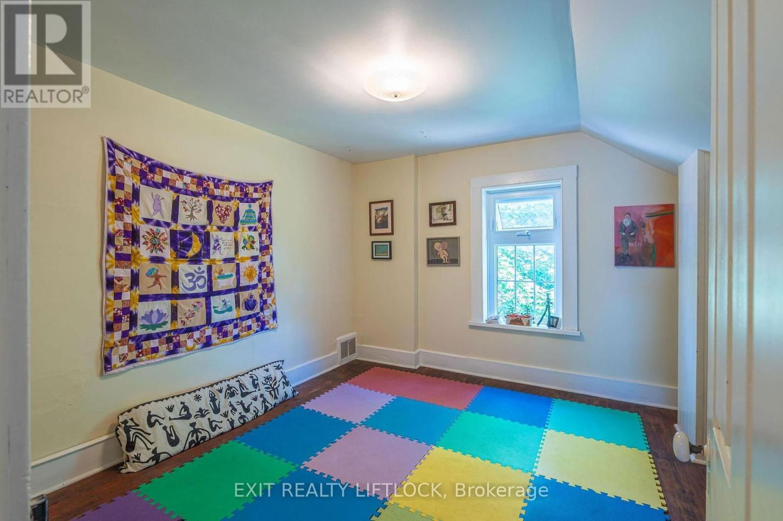 352 MARK STREET Image 31