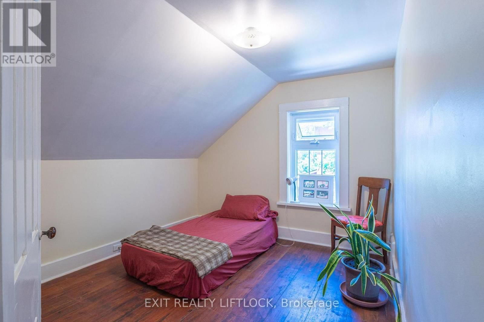 352 MARK STREET Image 33