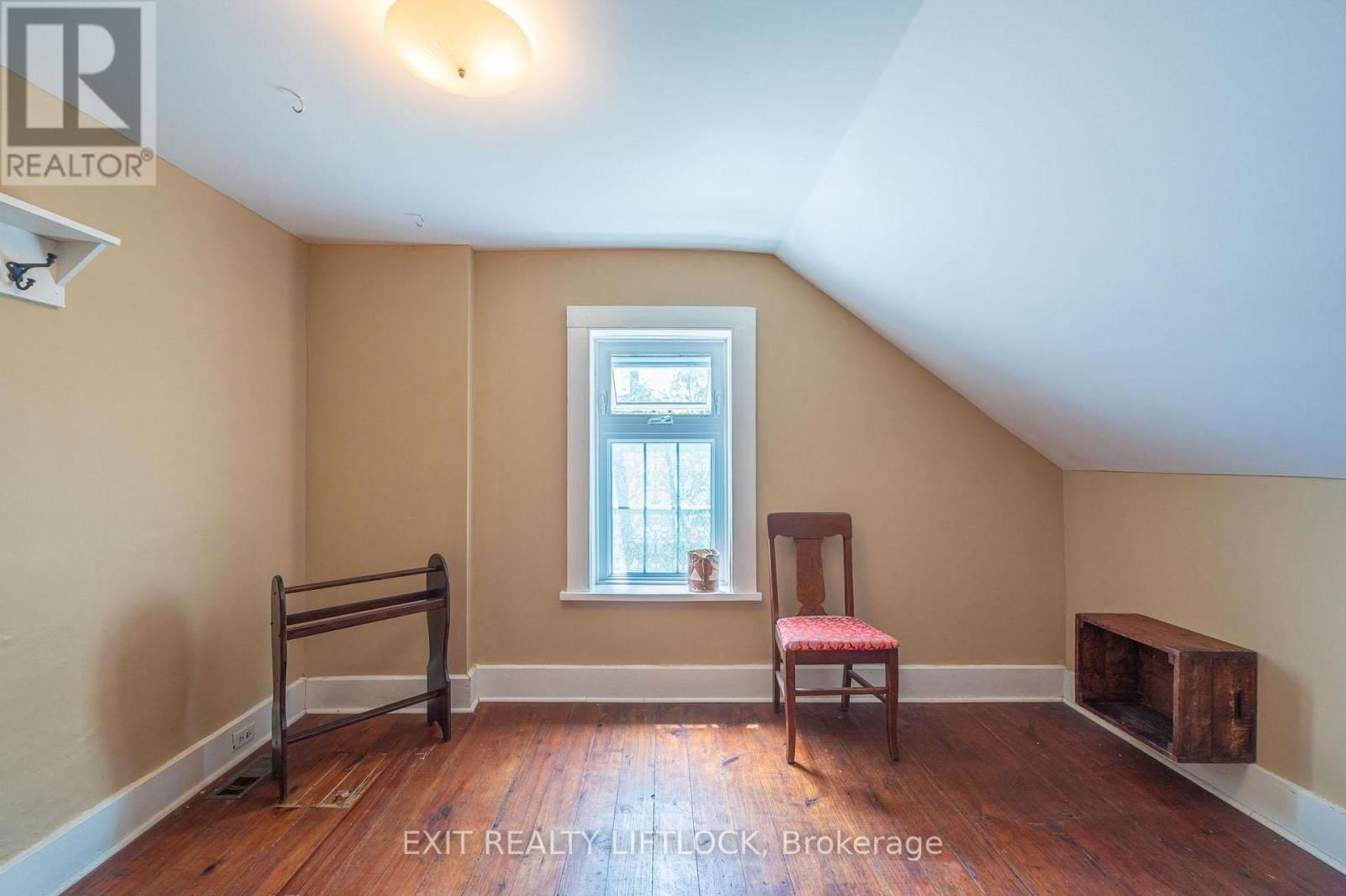 352 MARK STREET Image 36