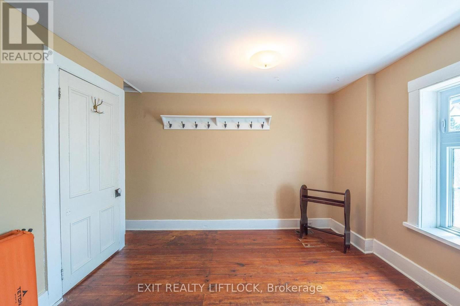 352 MARK STREET Image 37