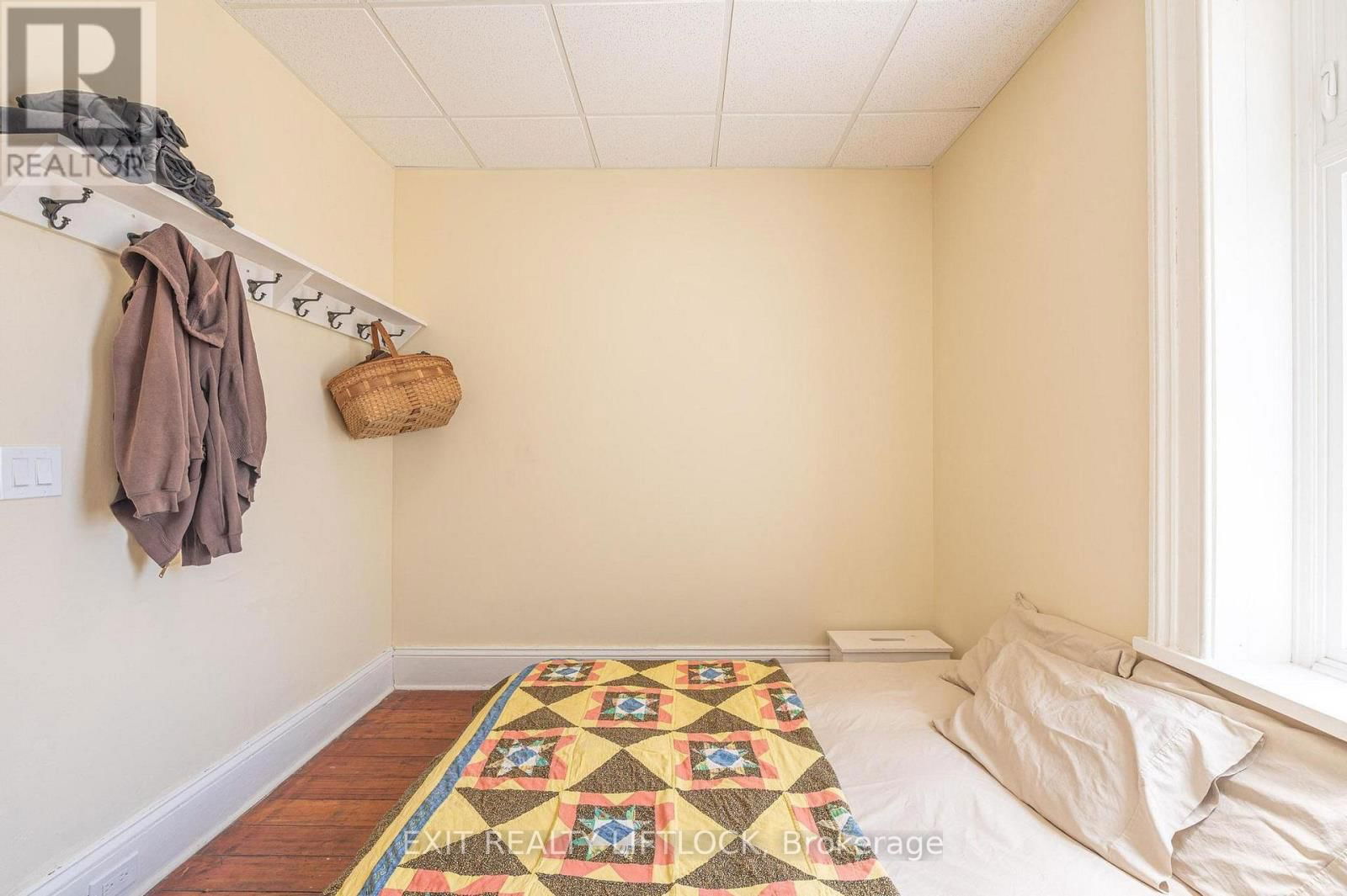 352 MARK STREET Image 4