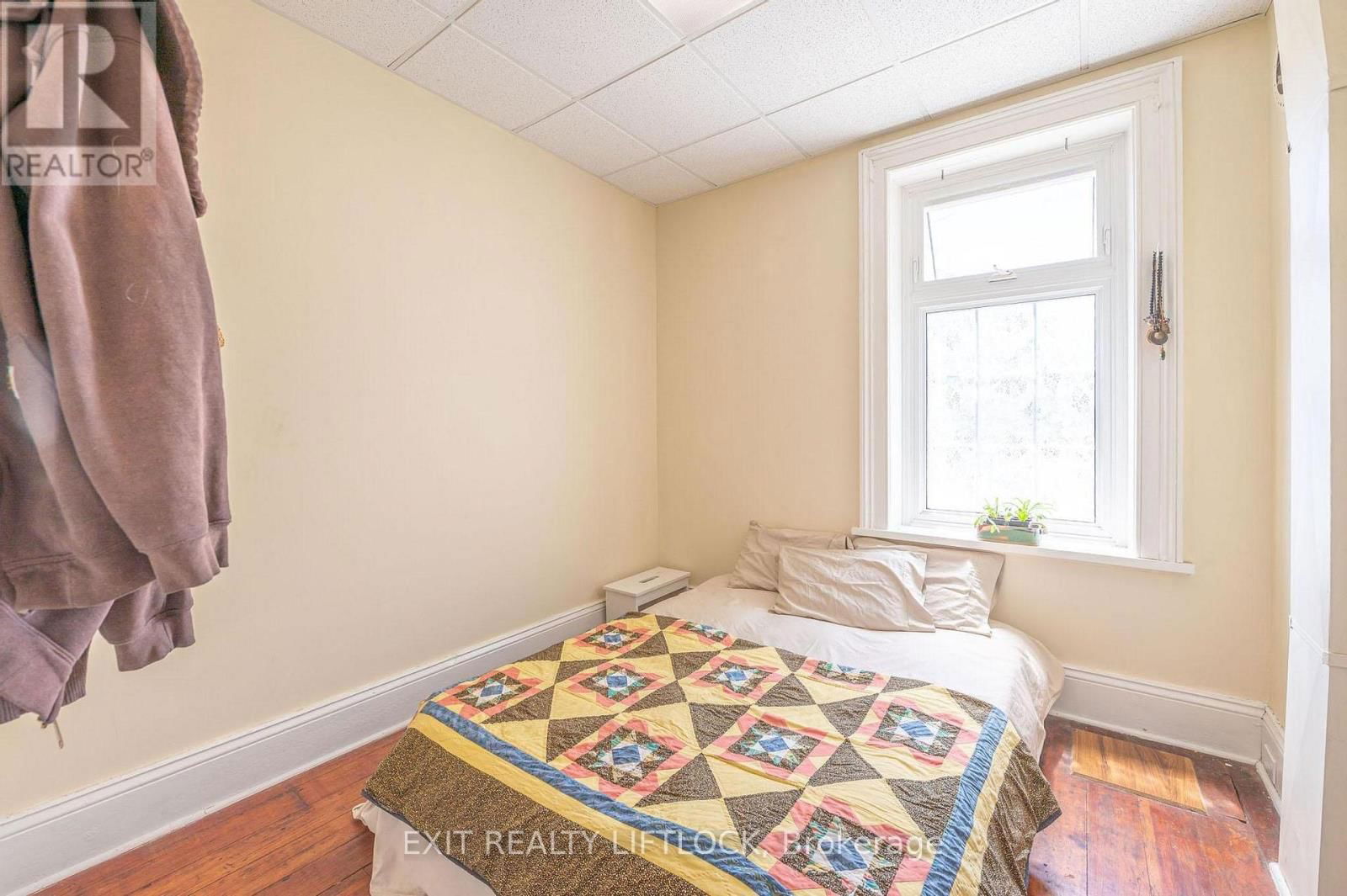 352 MARK STREET Image 5