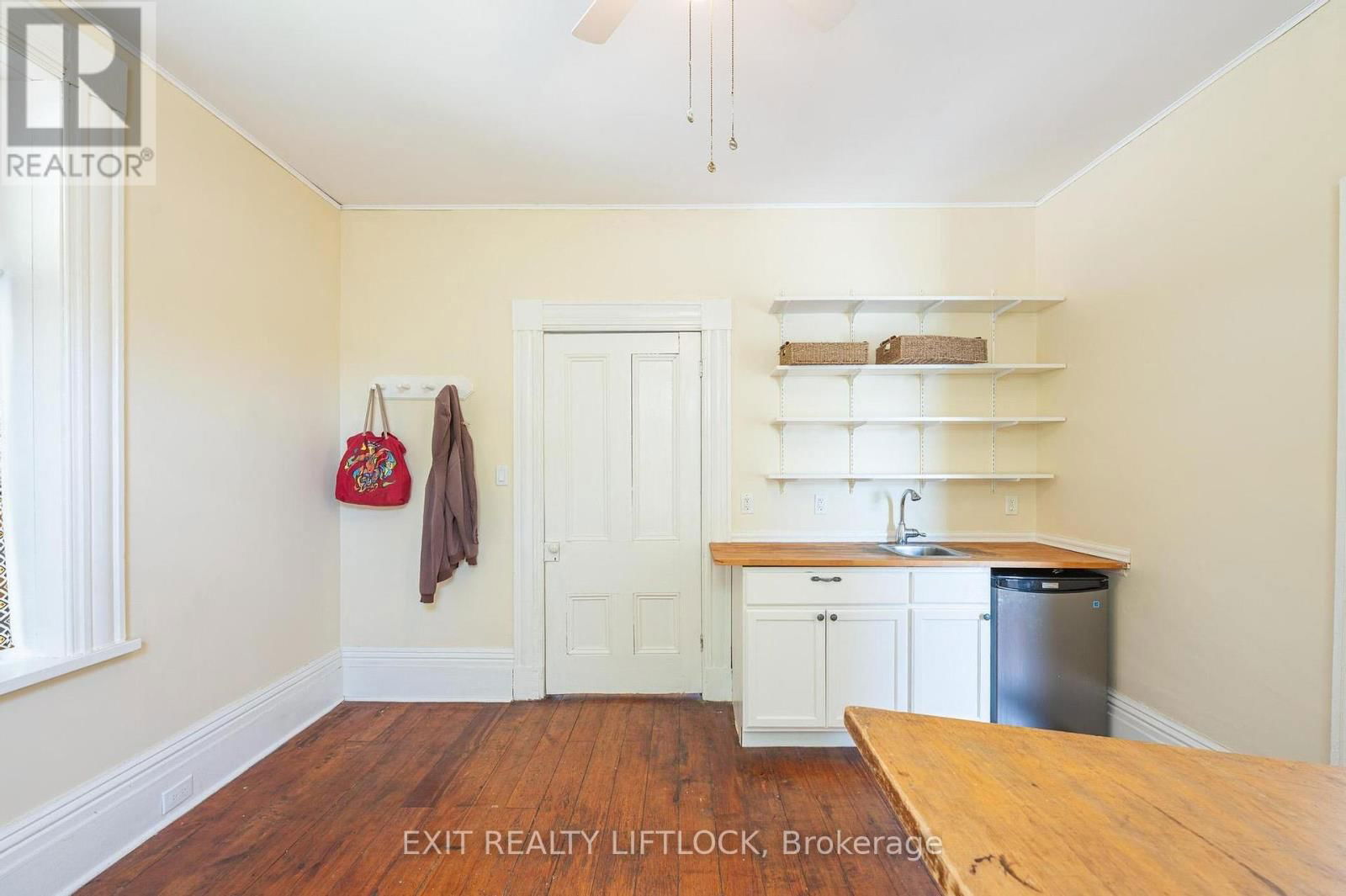 352 MARK STREET Image 8