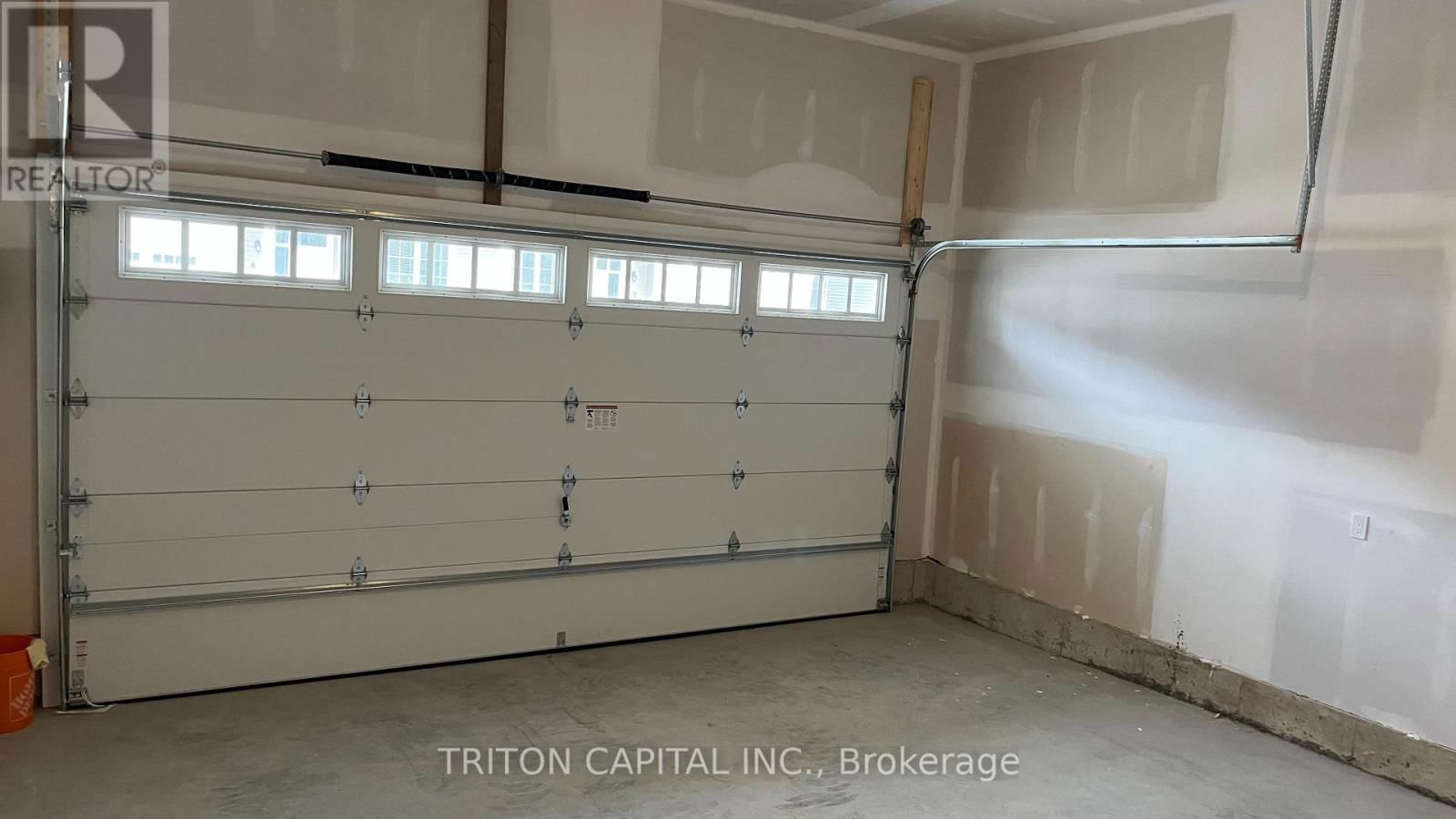 5 TURNBERRY COURT Image 12