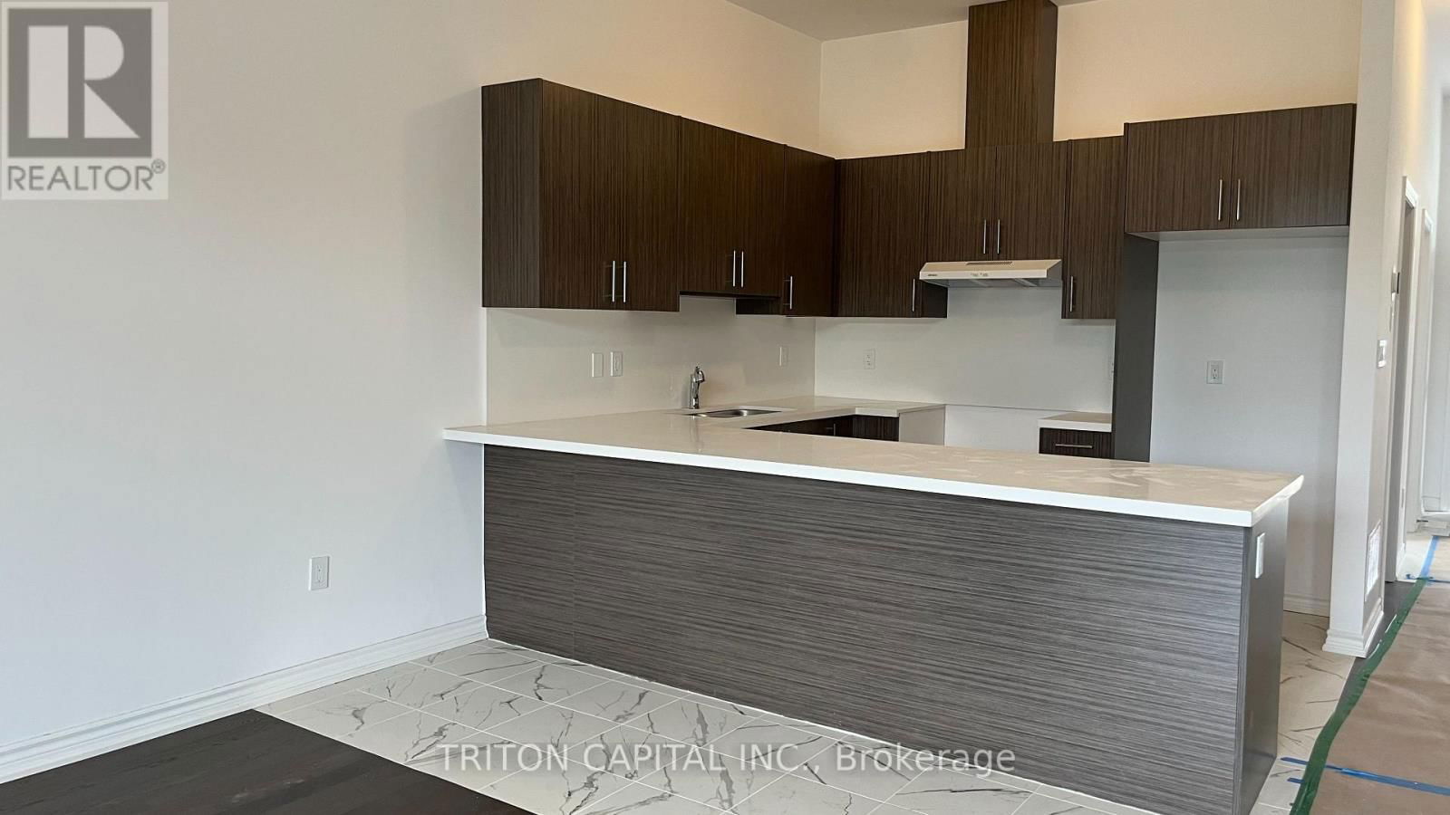 5 TURNBERRY COURT Image 2
