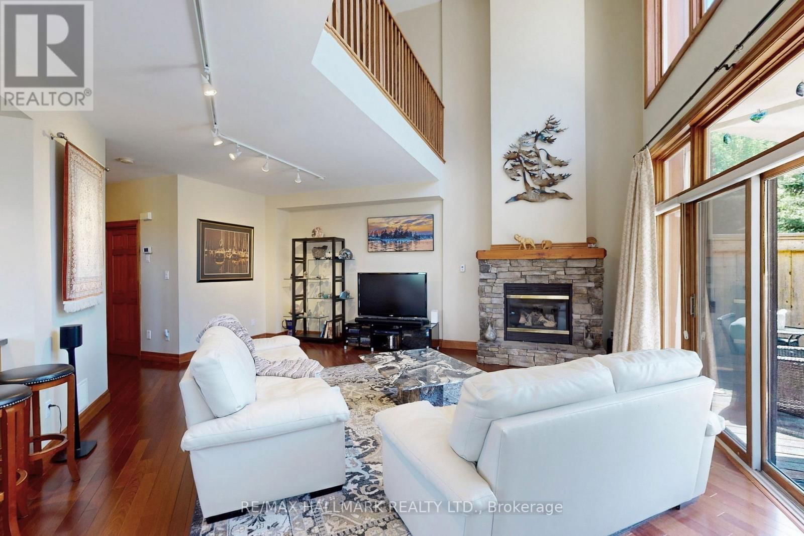 2 - 228 BLUESKI GEORGE CRESCENT Image 1