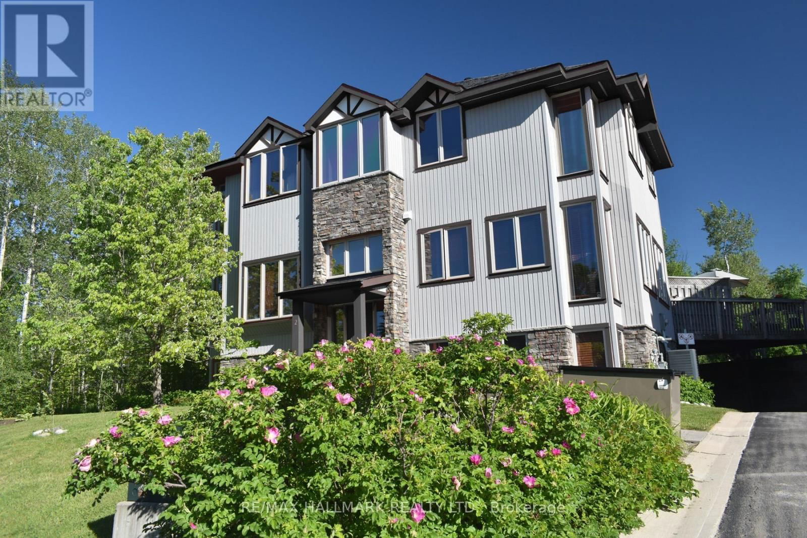 2 - 228 BLUESKI GEORGE CRESCENT Image 11