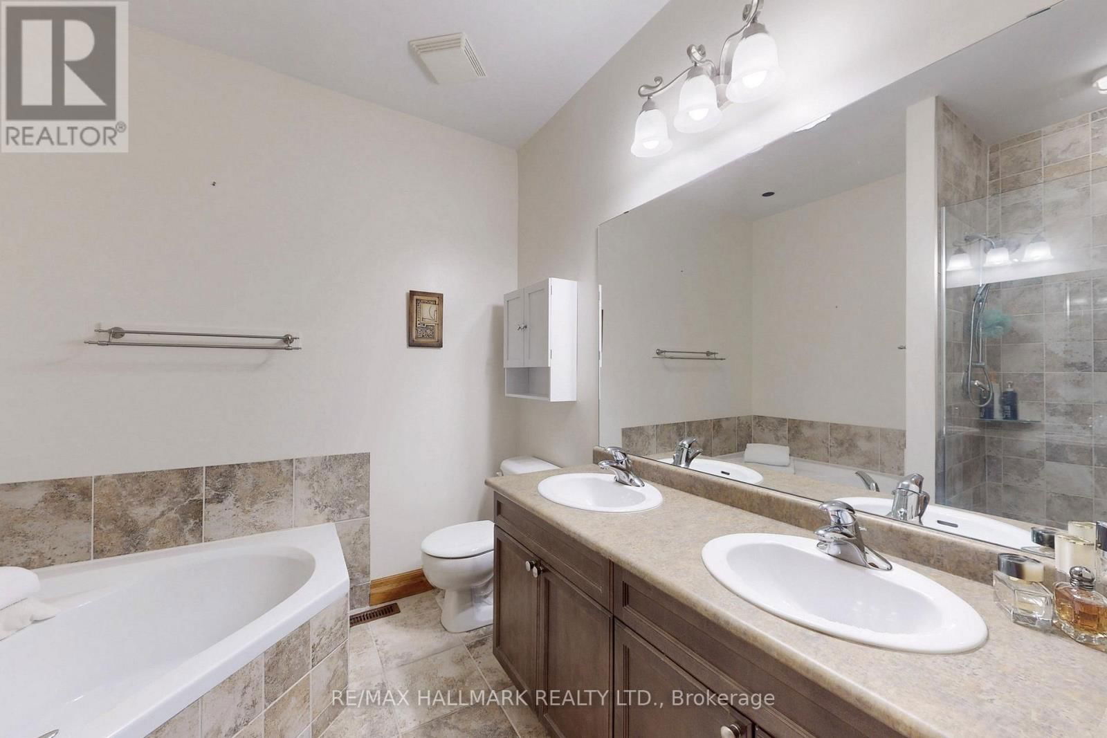 2 - 228 BLUESKI GEORGE CRESCENT Image 23