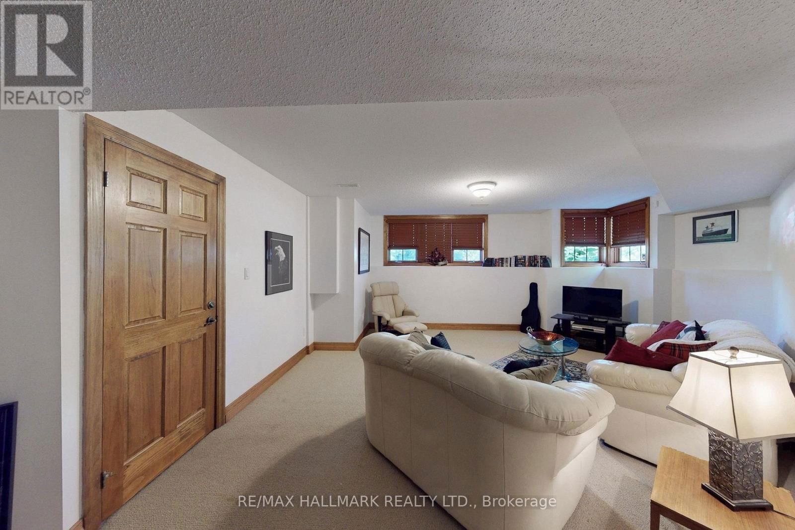 2 - 228 BLUESKI GEORGE CRESCENT Image 32