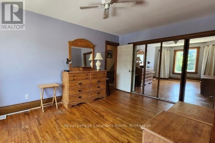 382 8TH STREET EAST Image 12