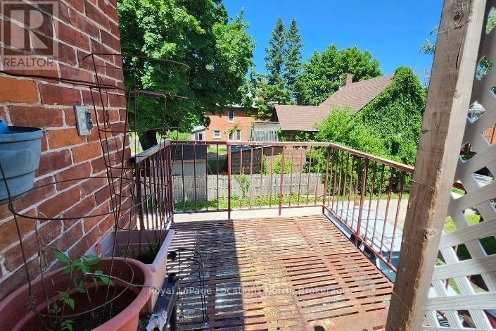 382 8TH STREET EAST Image 13