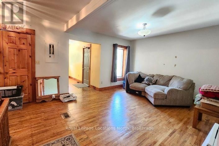 382 8TH STREET EAST Image 6
