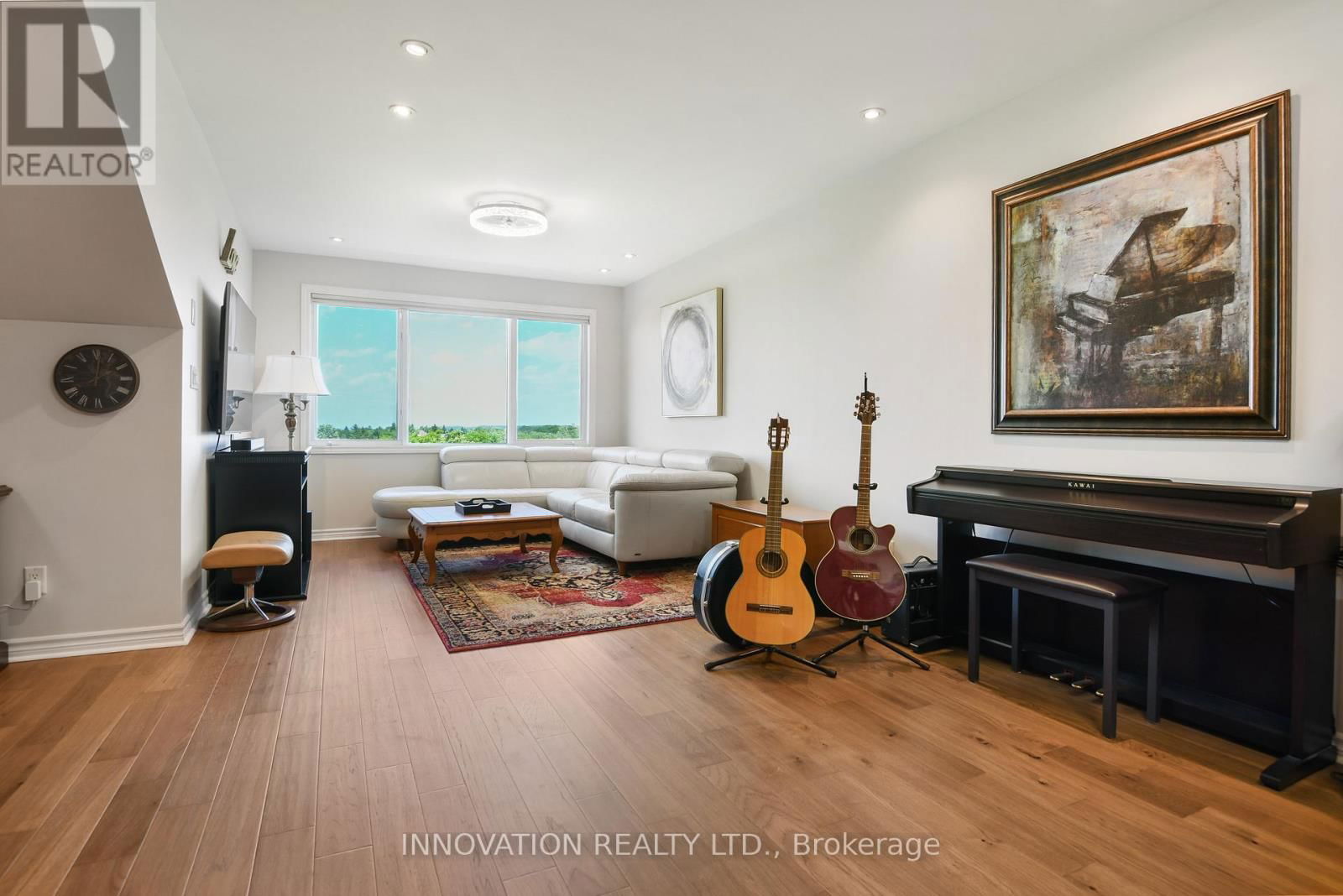 2C - 150 ROBSON COURT Image 33