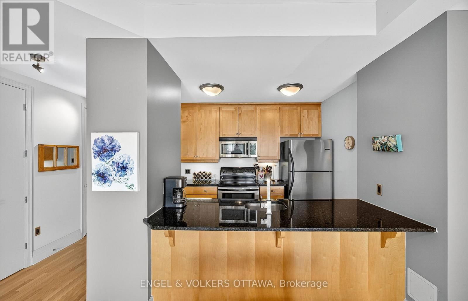 404 - 420 BERKLEY AVENUE Image 17