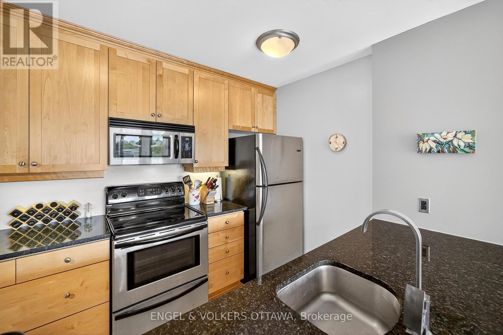 404 - 420 BERKLEY AVENUE Image 19
