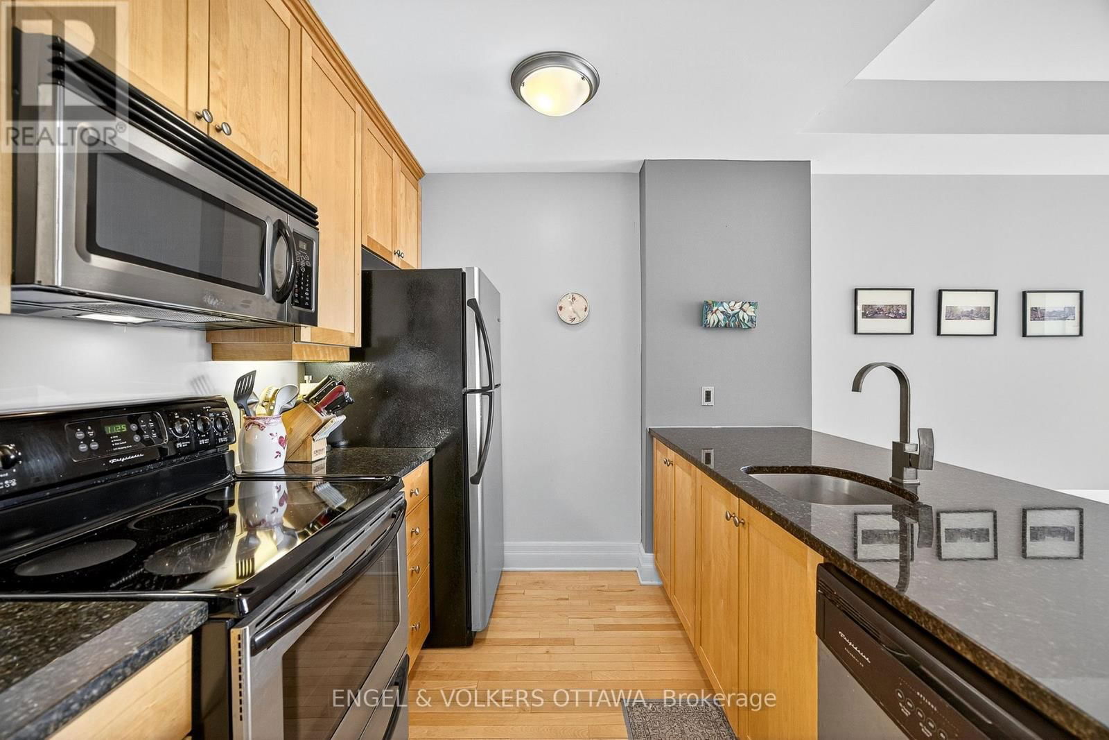 404 - 420 BERKLEY AVENUE Image 21