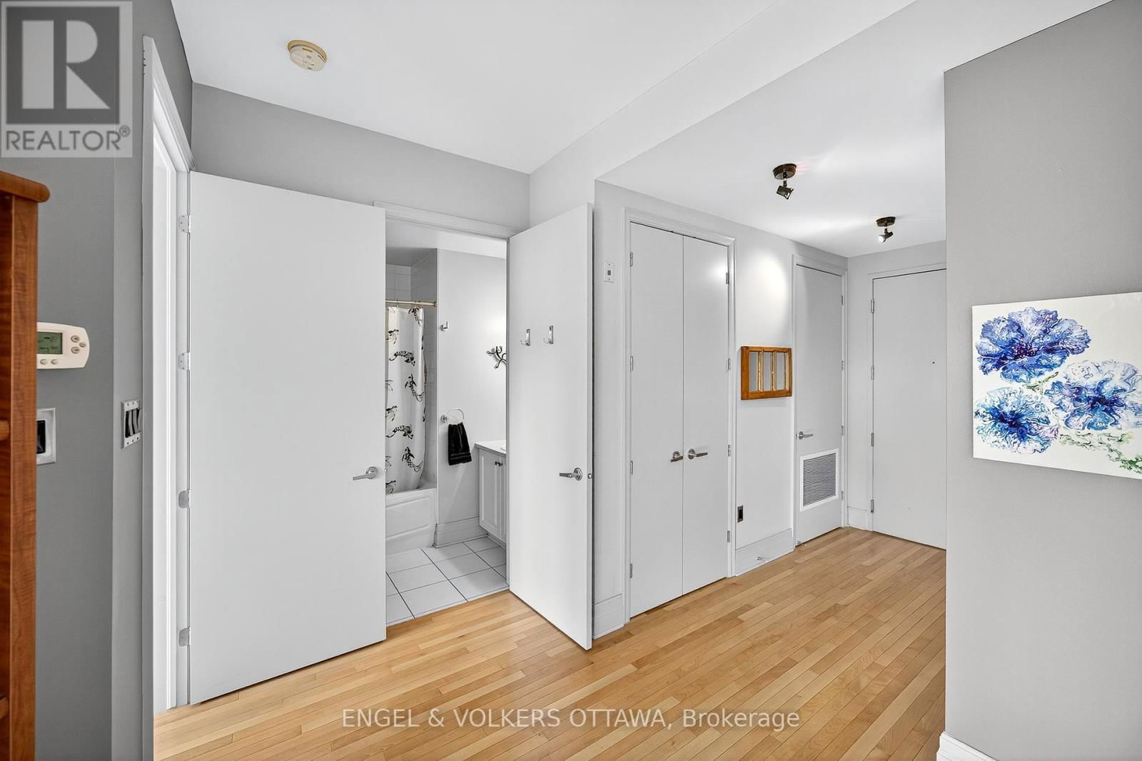 404 - 420 BERKLEY AVENUE Image 25