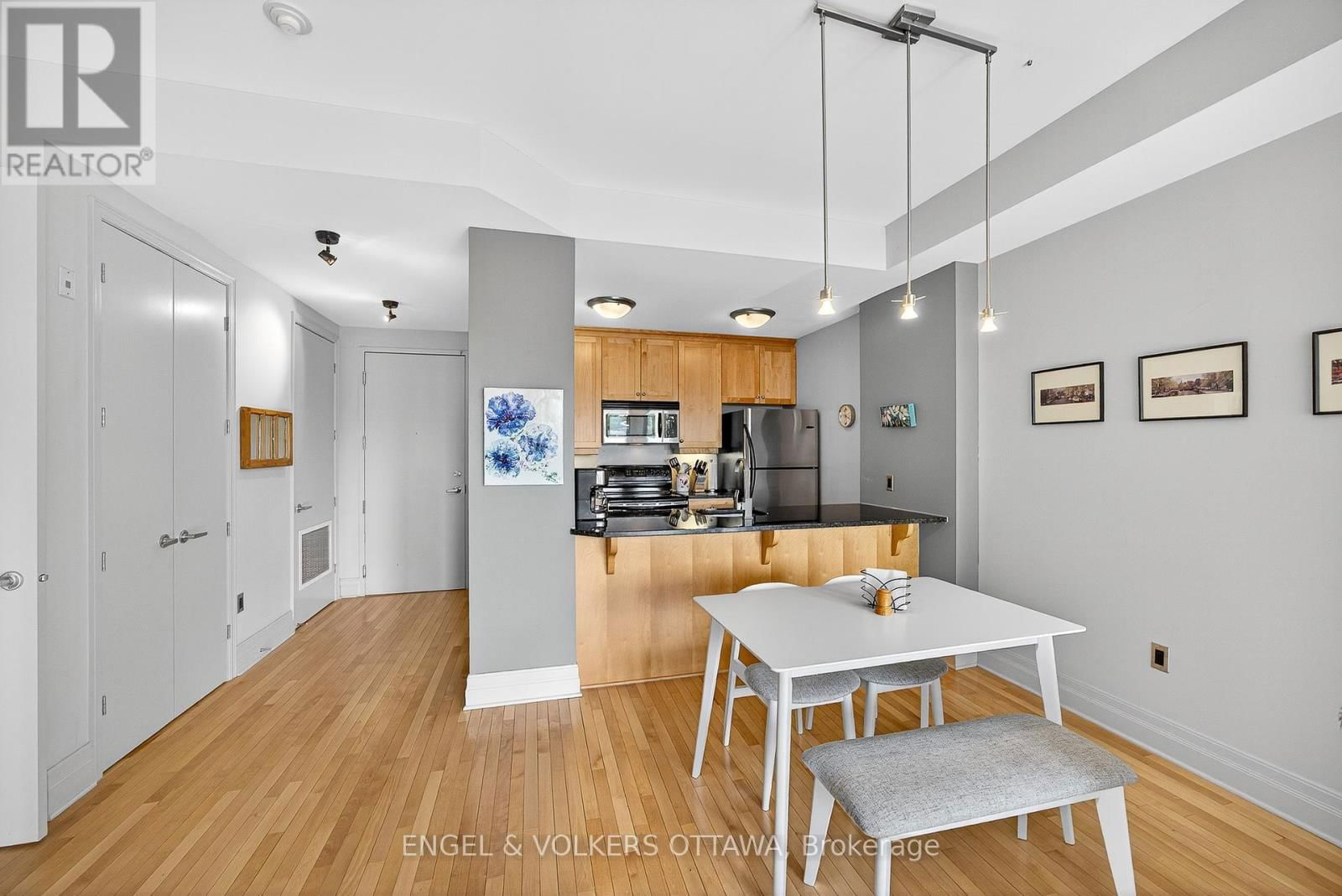 404 - 420 BERKLEY AVENUE Image 7