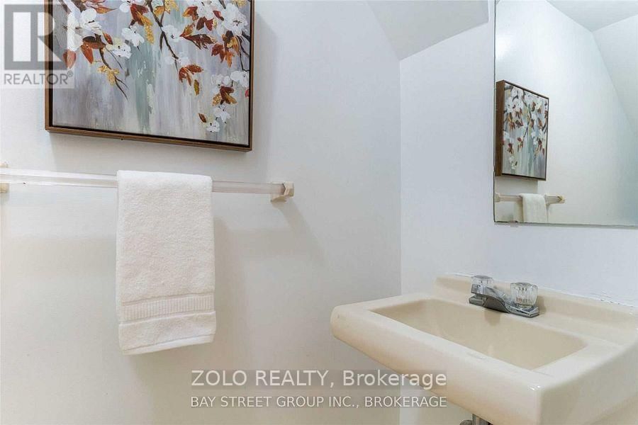 21 - 703 WINDERMERE ROAD NORTH Image 23