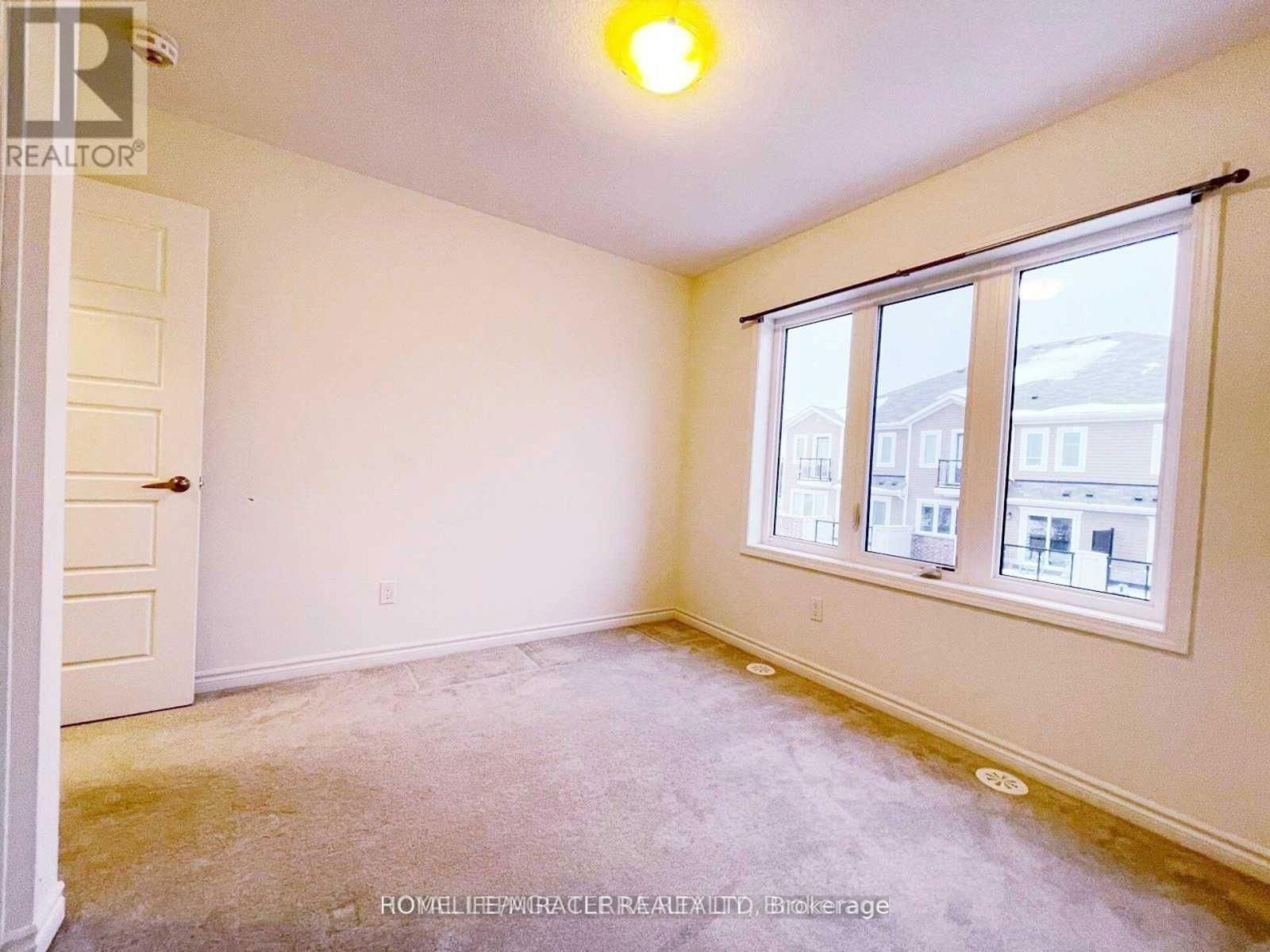 127 - 540 GOLDENROD LANE Image 23
