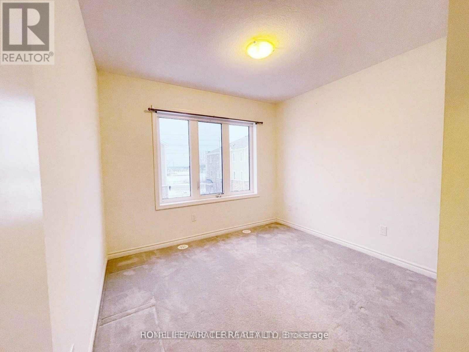 127 - 540 GOLDENROD LANE Image 24