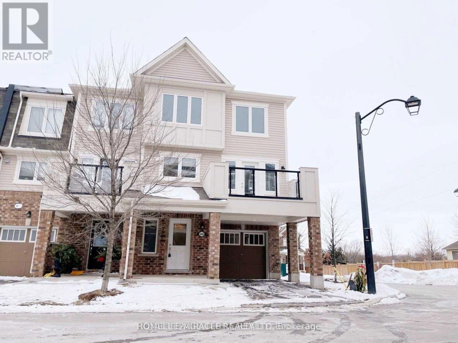 127 - 540 GOLDENROD LANE Image 3