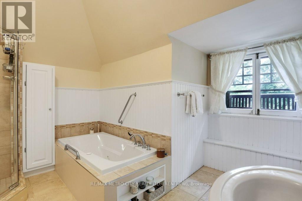154 QUARRY AVENUE Image 28