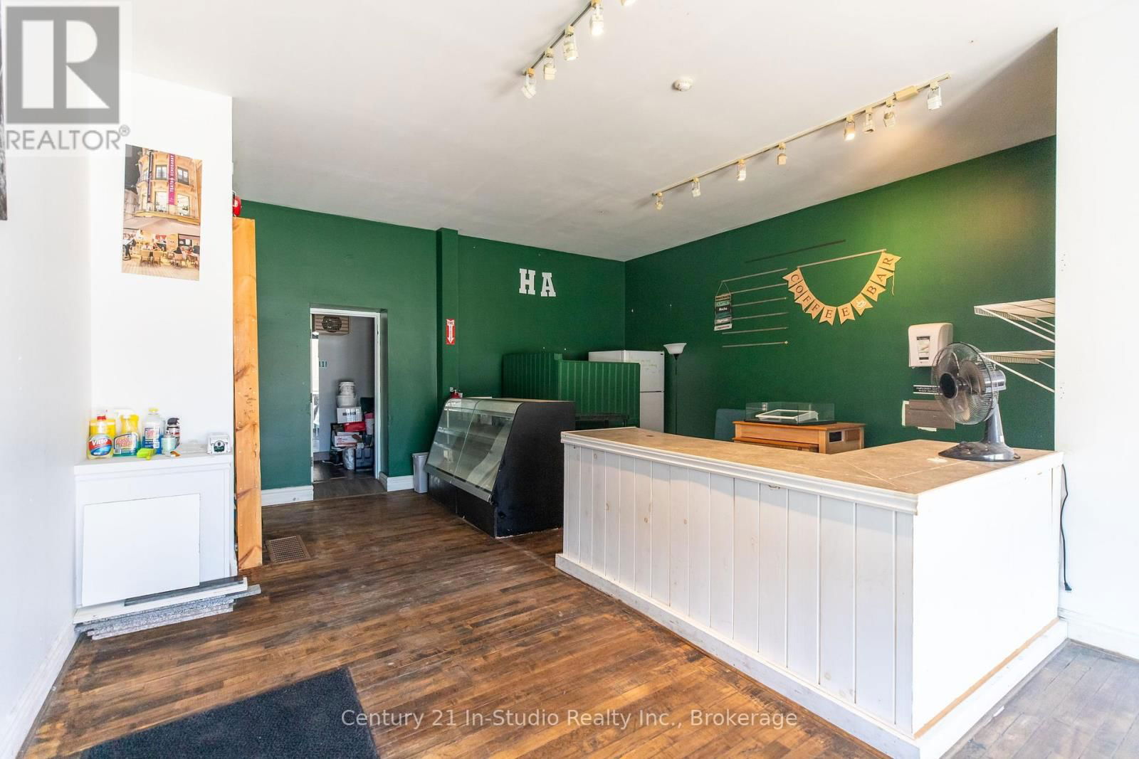 158 9TH STREET EAST Image 3