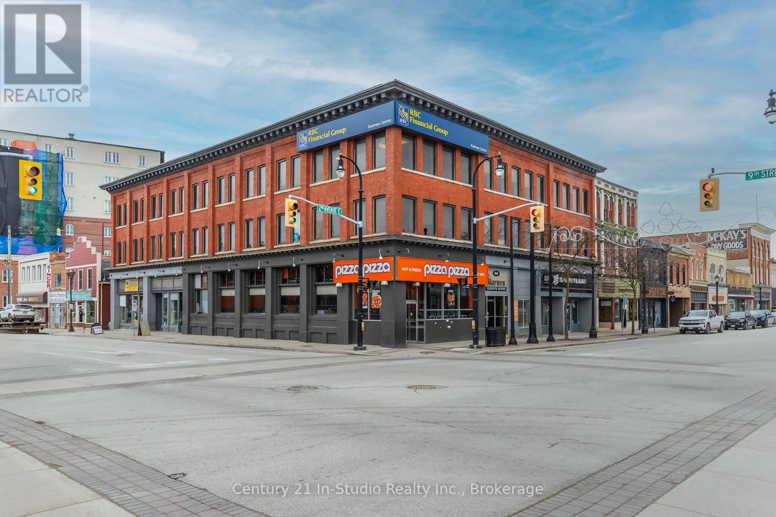 158 9TH STREET EAST Image 9