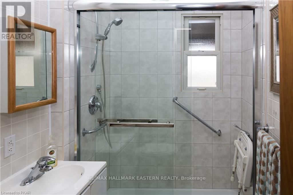63 EDGEWATER BOULEVARD Image 20
