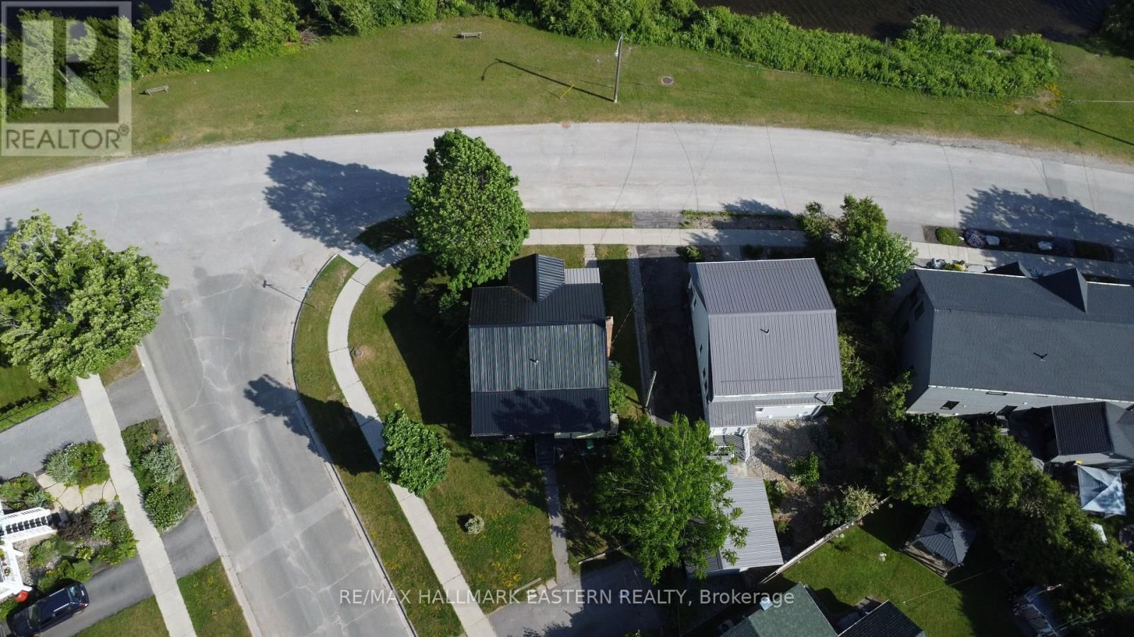 63 EDGEWATER BOULEVARD Image 9