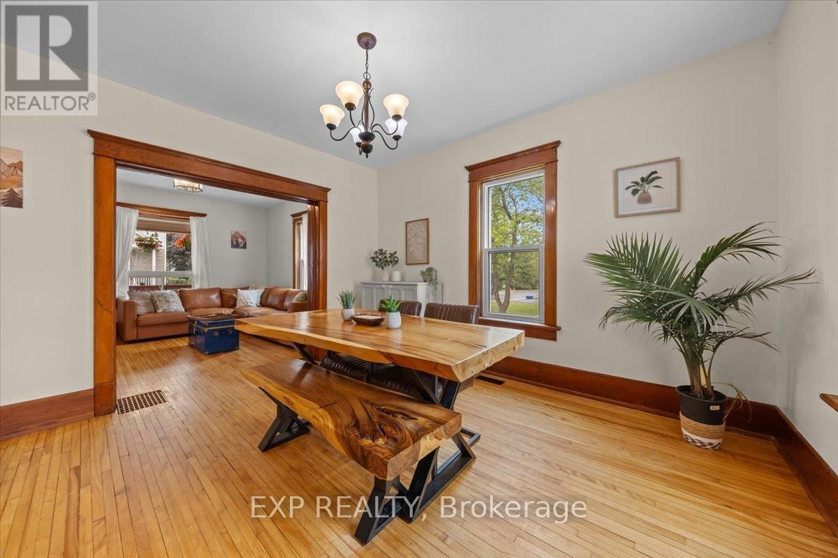 485 VICTORIA STREET Image 11