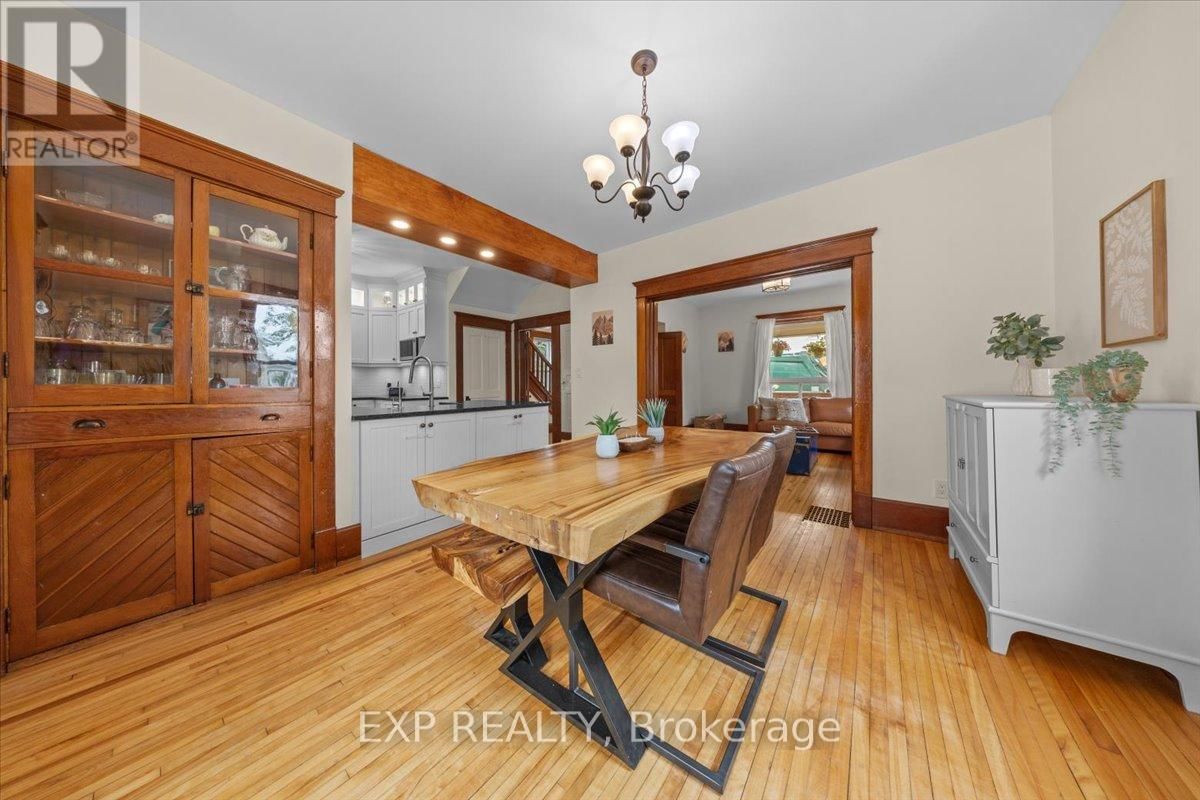 485 VICTORIA STREET Image 12