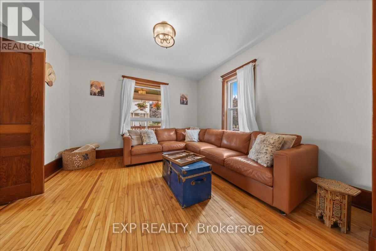 485 VICTORIA STREET Image 13