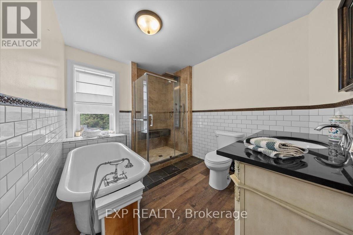 485 VICTORIA STREET Image 24