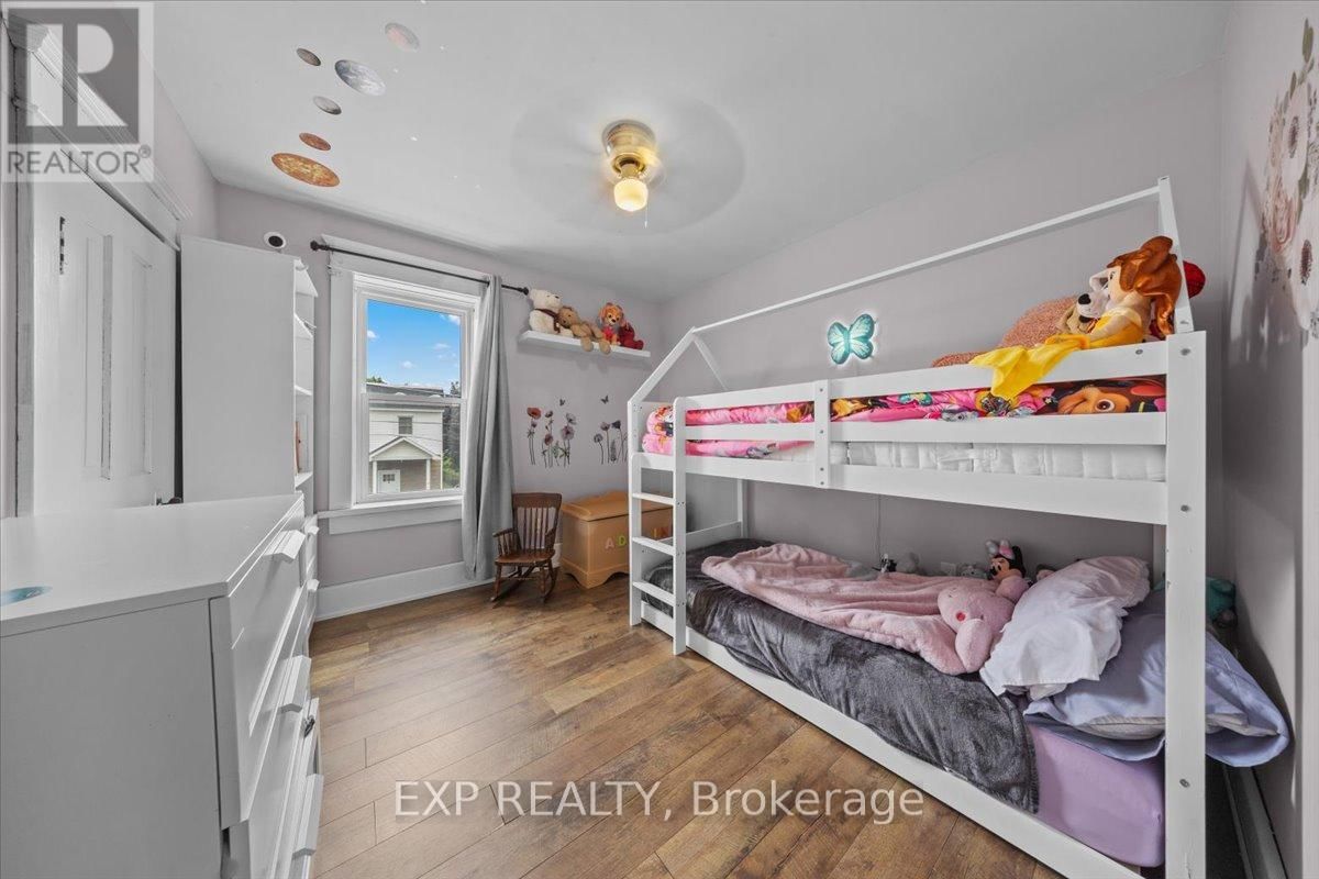 485 VICTORIA STREET Image 26