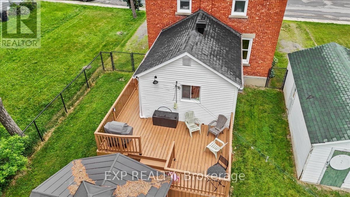 485 VICTORIA STREET Image 31