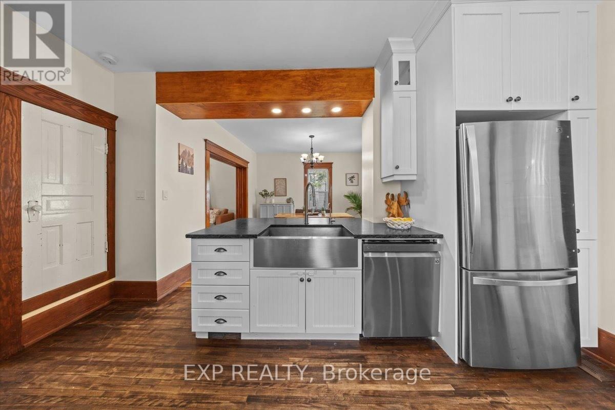 485 VICTORIA STREET Image 9