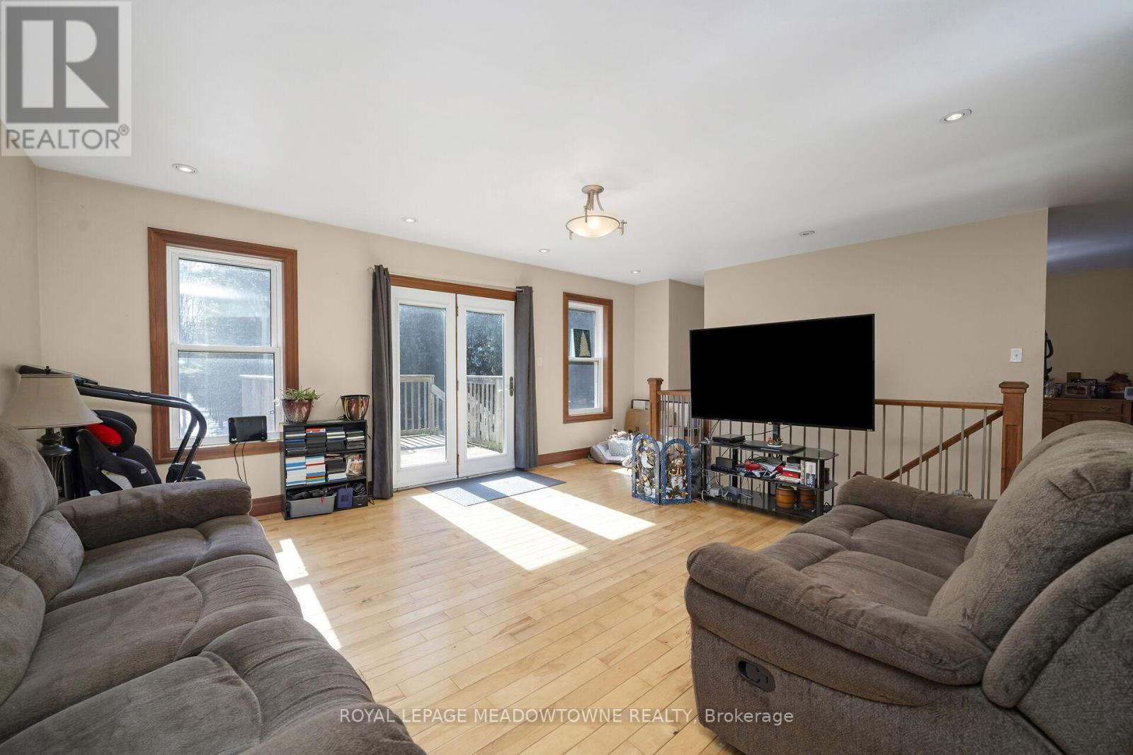9341 SIDEROAD 9 Image 11