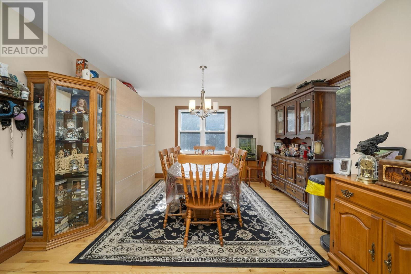 9341 SIDEROAD 9 Image 12