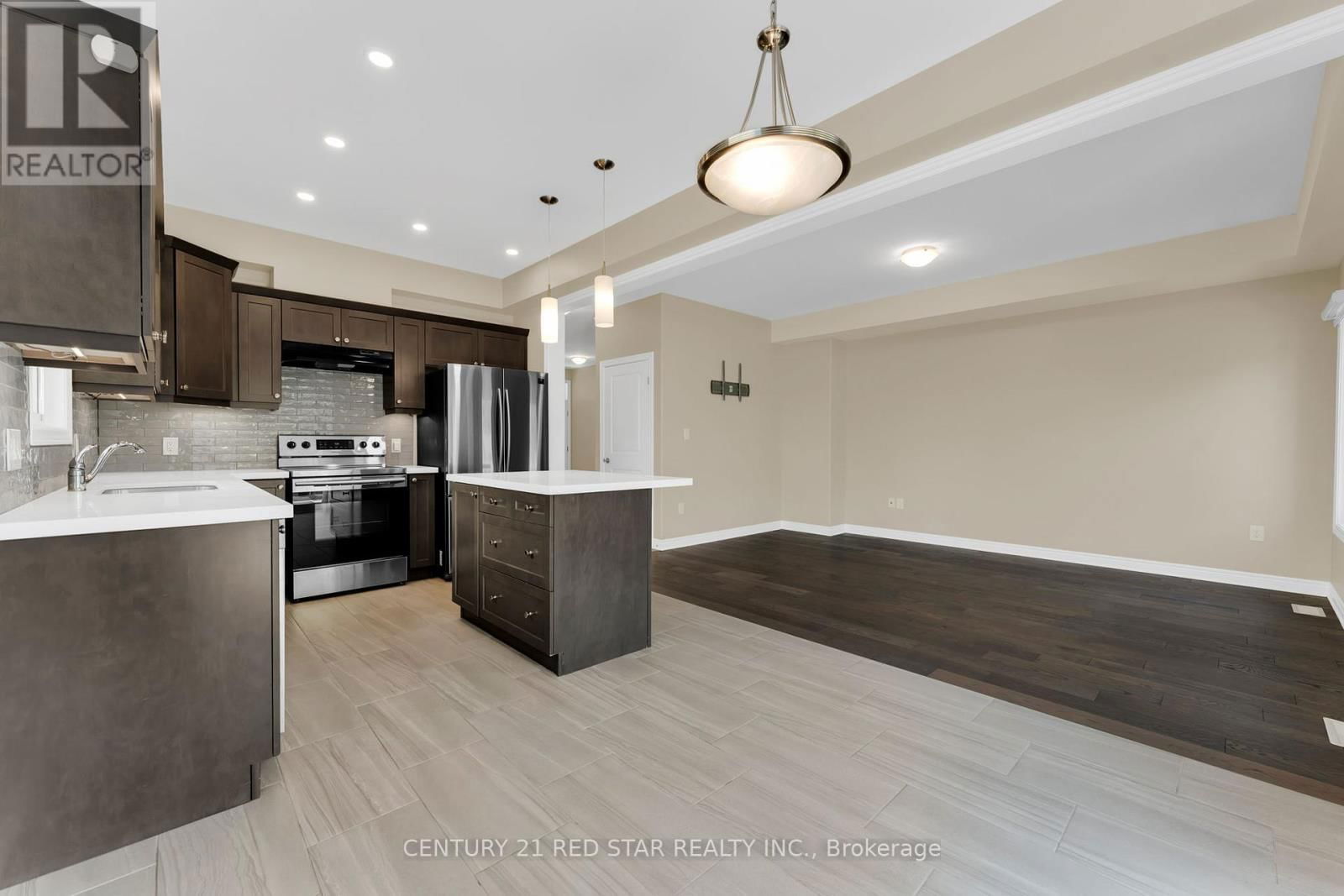 55 LAURENT AVENUE Image 11