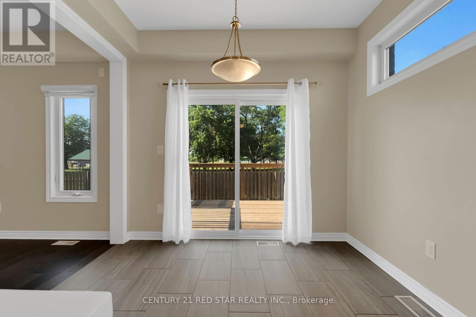 55 LAURENT AVENUE Image 12