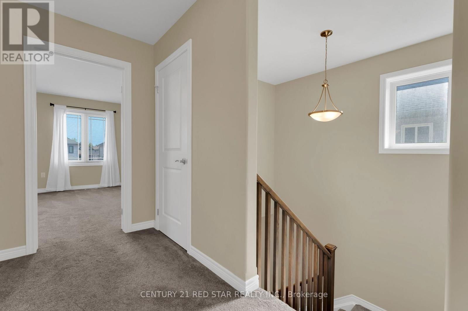 55 LAURENT AVENUE Image 16