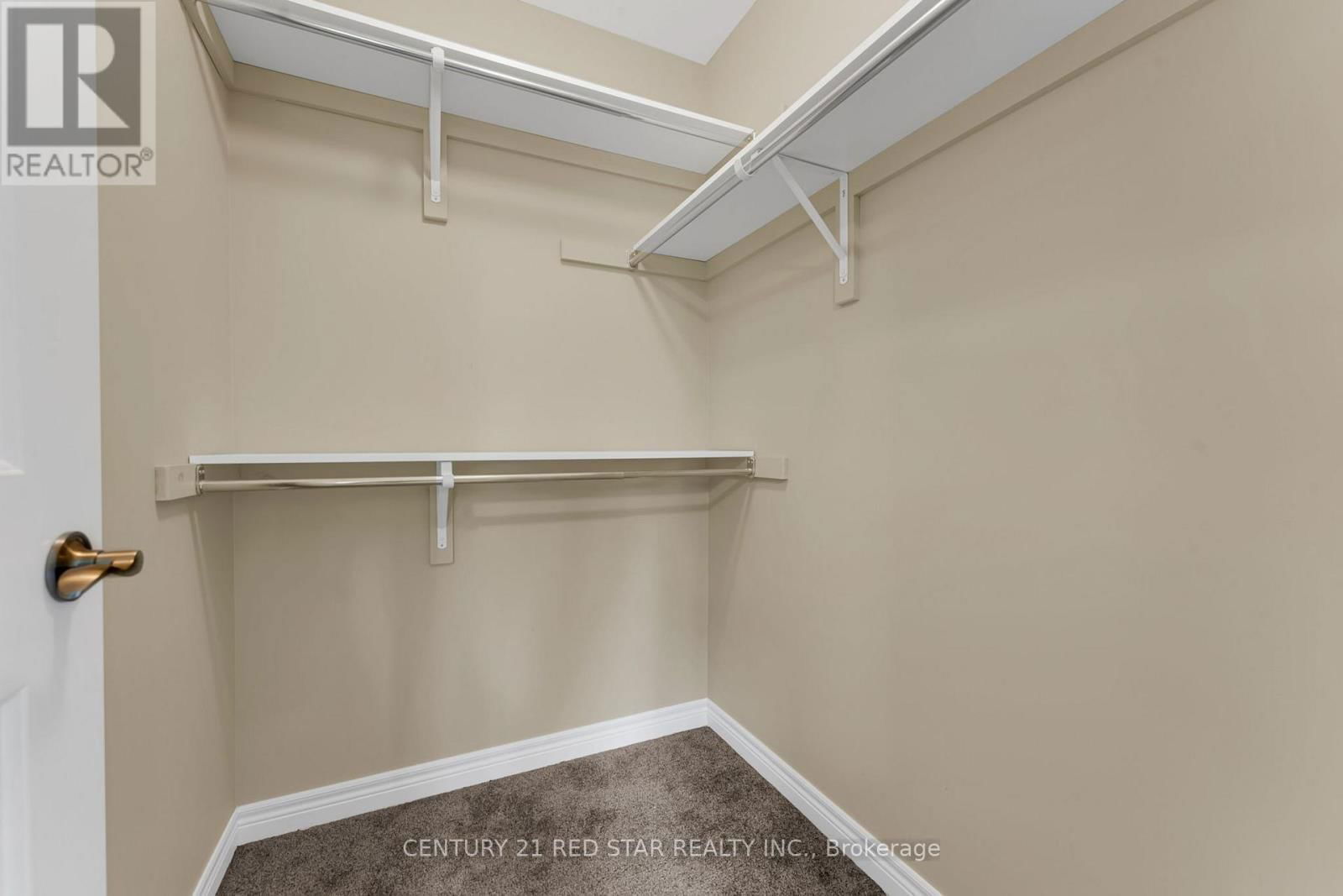 55 LAURENT AVENUE Image 20