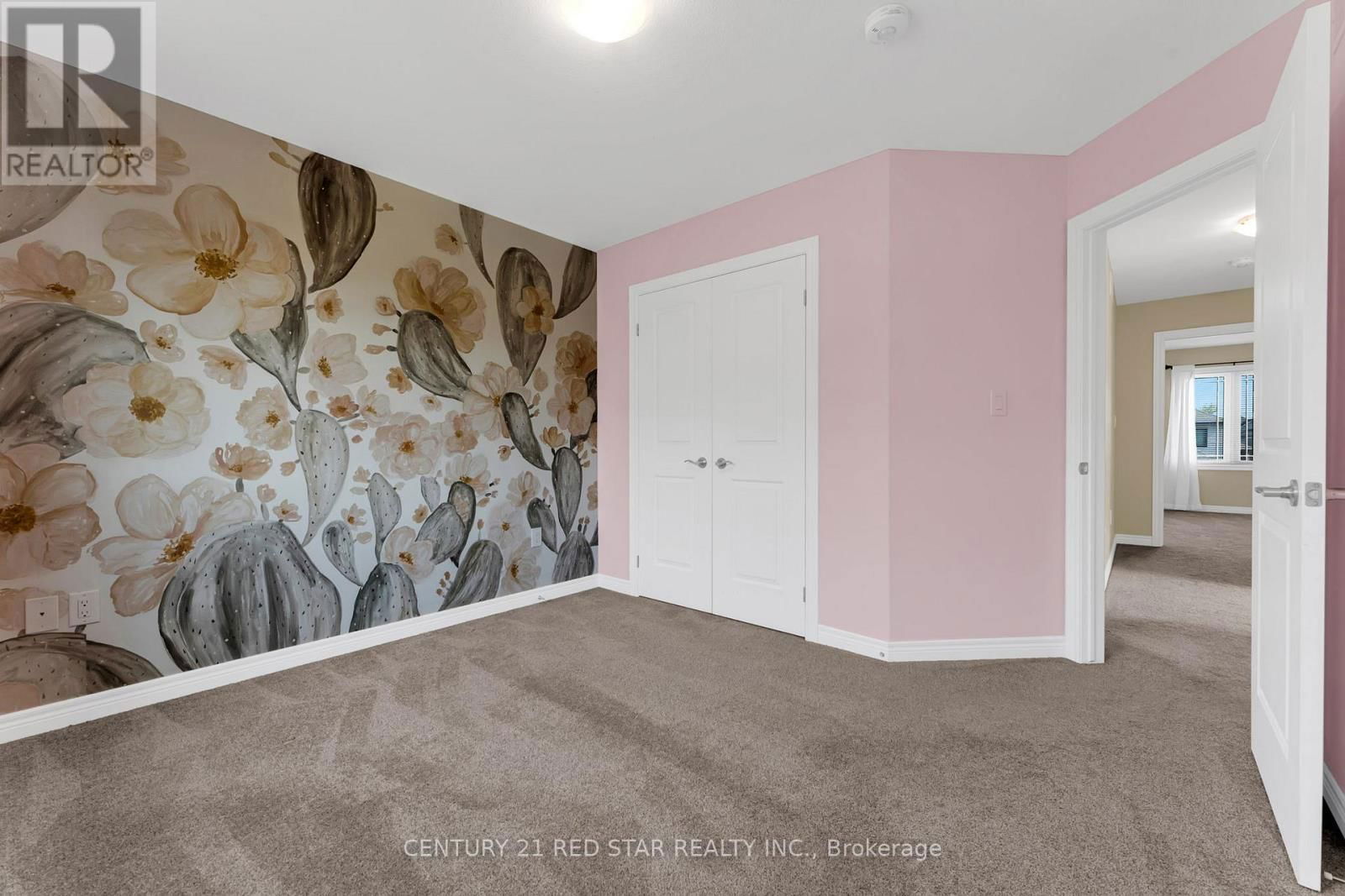 55 LAURENT AVENUE Image 22