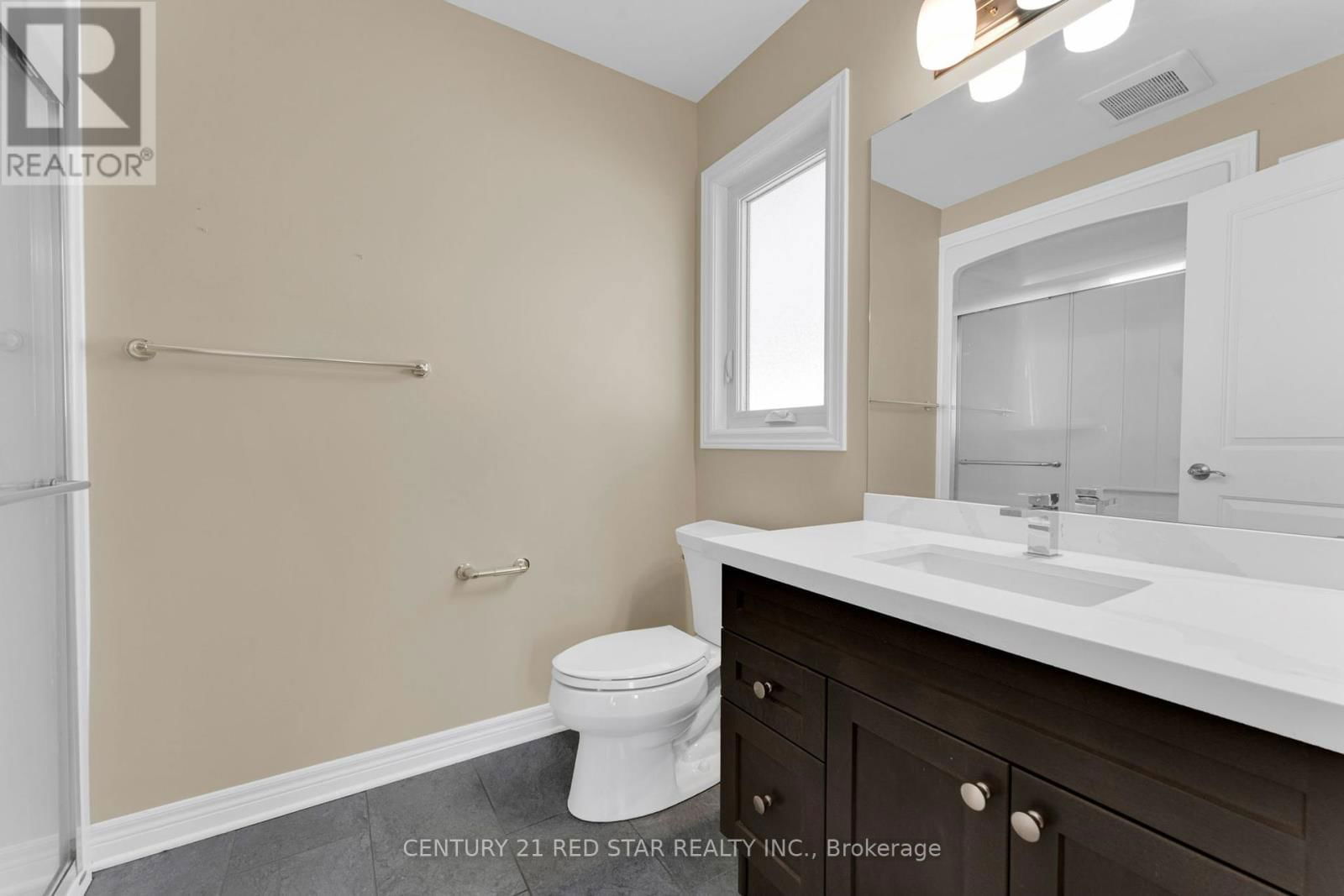 55 LAURENT AVENUE Image 27