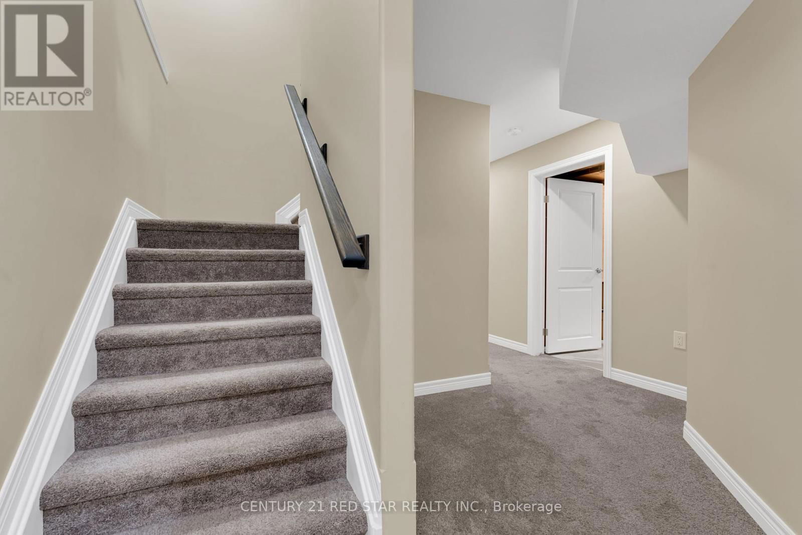 55 LAURENT AVENUE Image 29