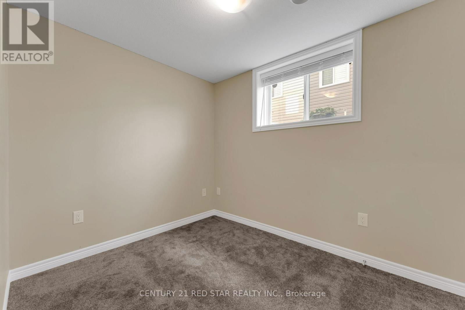 55 LAURENT AVENUE Image 33